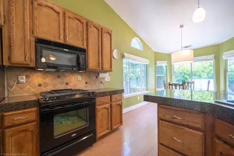 2738 Summerbreeze Pl, Redding, CA 96001 photo 11
