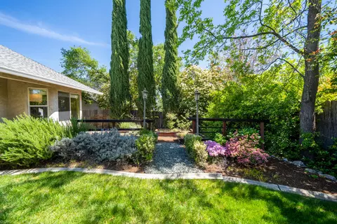 2738 Summerbreeze Pl, Redding, CA 96001 photo 40