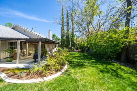 2738 Summerbreeze Pl, Redding, CA 96001 photo 34