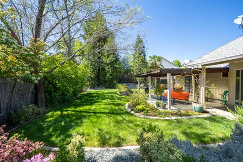 2738 Summerbreeze Pl, Redding, CA 96001 photo 30
