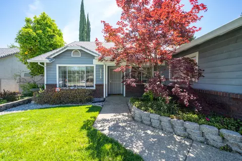 2738 Summerbreeze Pl, Redding, CA 96001 photo 2