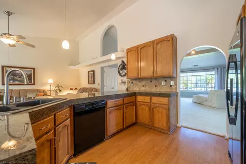 2738 Summerbreeze Pl, Redding, CA 96001 photo 9