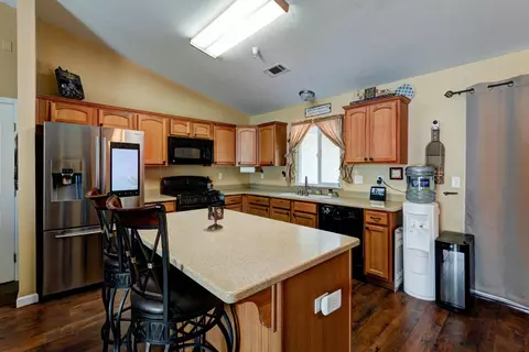 4649 Lofty Oak Dr, Redding, CA 96002 photo 4