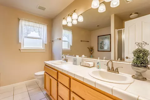 2365 Alden Ave, Redding, CA 96002 photo 4