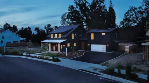6855 Yvonne, Redding, CA 96001 photo 3