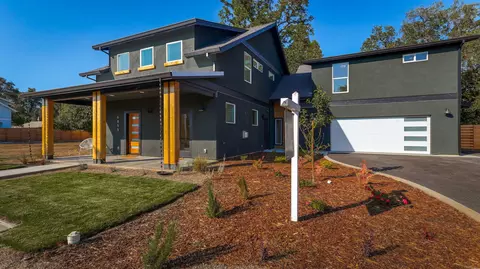 6855 Yvonne, Redding, CA 96001 photo 2