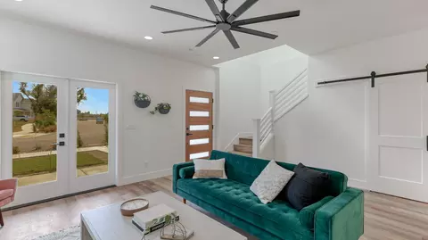 6855 Yvonne, Redding, CA 96001 photo 9