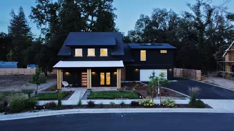 6855 Yvonne, Redding, CA 96001 photo 1