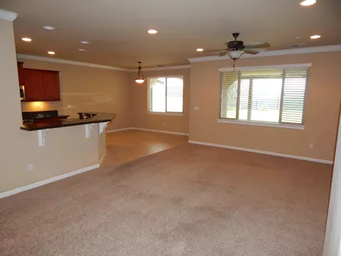 930 Coggins St, Redding, CA 96003 photo 6