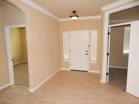 930 Coggins St, Redding, CA 96003 photo 2