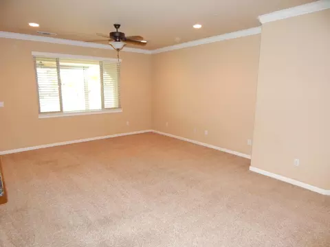 930 Coggins St, Redding, CA 96003 photo 8