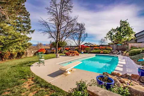 488 Woodhill Dr, Redding, CA 96003 photo 25
