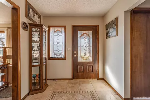 488 Woodhill Dr, Redding, CA 96003 photo 7