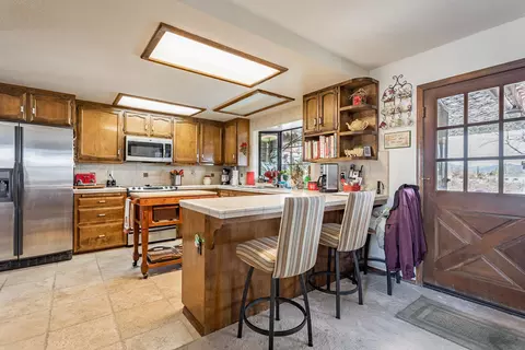 488 Woodhill Dr, Redding, CA 96003 photo 8
