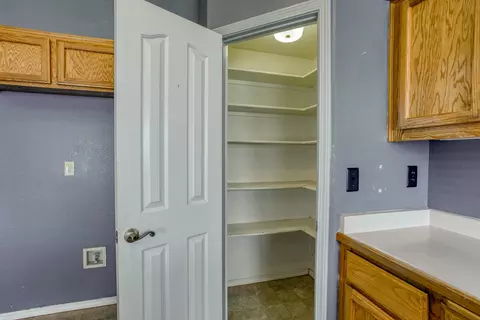 6694 Waterford Dr, Redding, CA 96001 photo 5