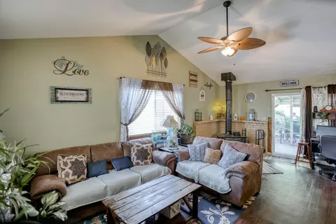14008 Bear Mountain Rd, Redding, CA 96003 photo 4