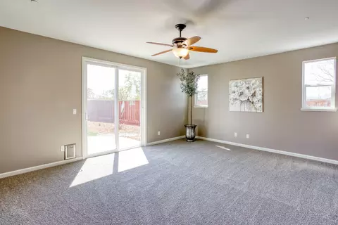 3397 Carlsbad Ct, Redding, CA 96002 photo 12