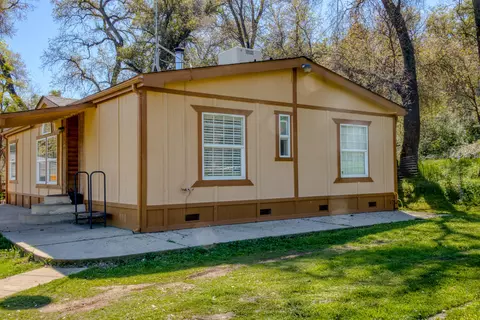 1247 3rd St, Anderson, CA 96007 photo 4