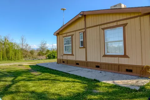 1247 3rd St, Anderson, CA 96007 photo 5