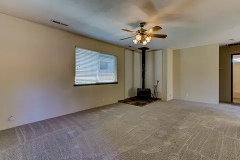 2625 Wyndham Ln, Redding, CA 96001 photo 2