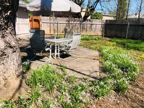 560 Loma St, Redding, CA 96003 photo 17