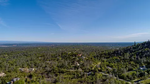 8703 Landmark Cir, Redding, CA 96001 photo 3