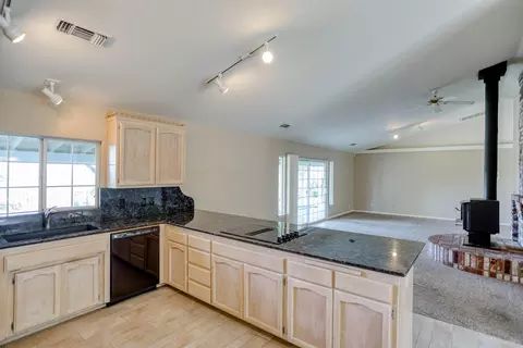 8703 Landmark Cir, Redding, CA 96001 photo 11