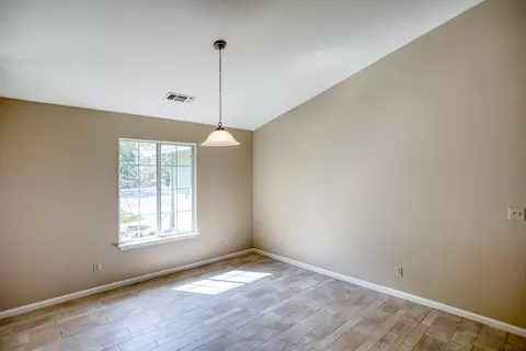 8703 Landmark Cir, Redding, CA 96001 photo 10