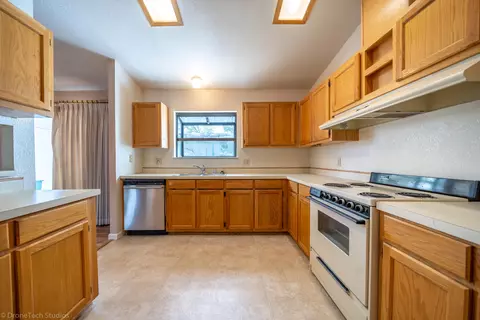 1122 Brokeoff Walk, Redding, CA 96003 photo 8