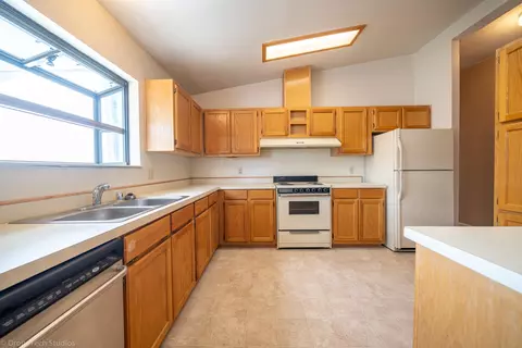 1122 Brokeoff Walk, Redding, CA 96003 photo 6