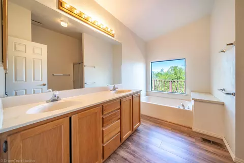 1122 Brokeoff Walk, Redding, CA 96003 photo 12