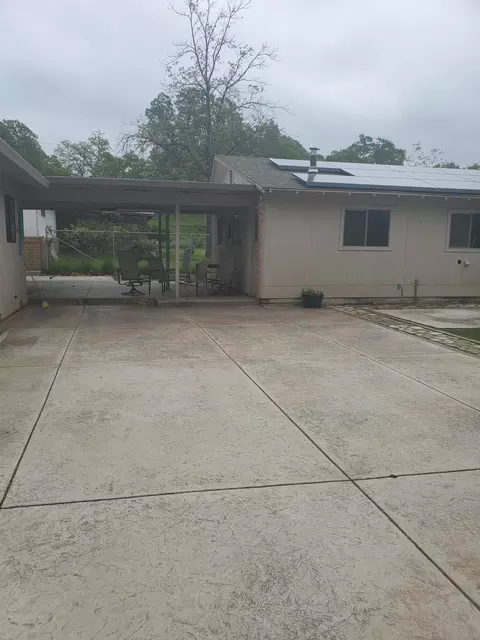 1261 Oakdale Ln, Redding, CA 96002 photo 3