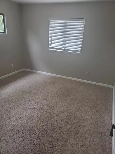 1261 Oakdale Ln, Redding, CA 96002 photo 9