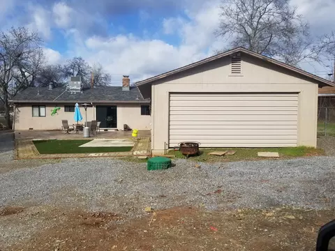 1261 Oakdale Ln, Redding, CA 96002 photo 2