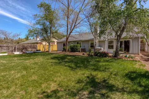 4338 Agnes May Dr, Redding, CA 96002 photo 2