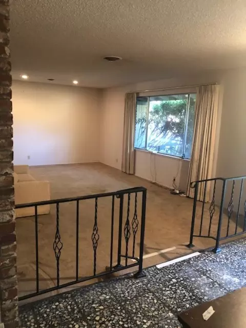 7076 Granada Dr, Redding, CA 96002 photo 5