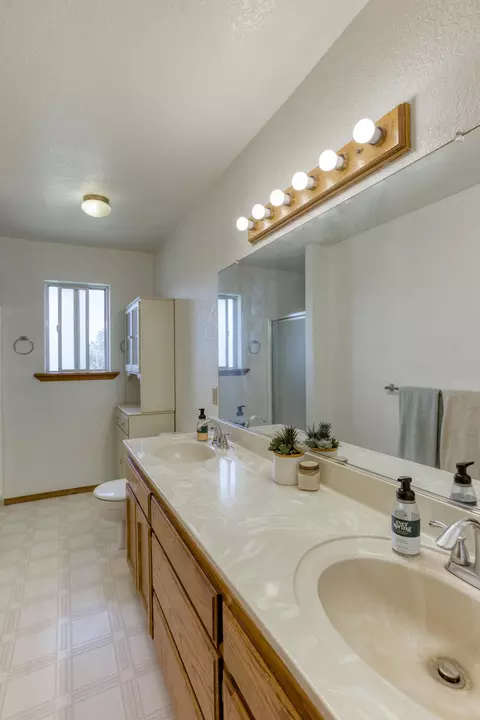 10265 Candy Cane Ln, Redding, CA 96003 photo 19