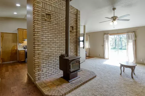 10265 Candy Cane Ln, Redding, CA 96003 photo 5