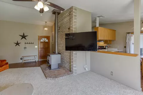 10265 Candy Cane Ln, Redding, CA 96003 photo 6
