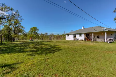 10265 Candy Cane Ln, Redding, CA 96003 photo 39