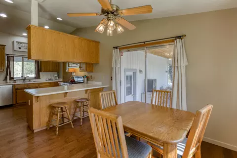 10265 Candy Cane Ln, Redding, CA 96003 photo 14
