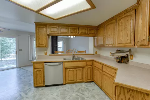 10400 October Ln, Redding, CA 96003 photo 9