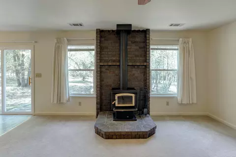 10400 October Ln, Redding, CA 96003 photo 16