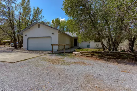 10400 October Ln, Redding, CA 96003 photo 1