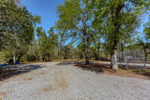 10400 October Ln, Redding, CA 96003 photo 7