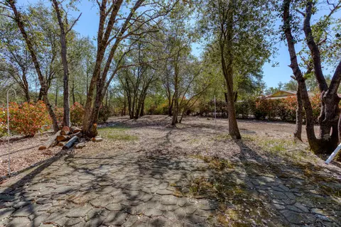 10400 October Ln, Redding, CA 96003 photo 41