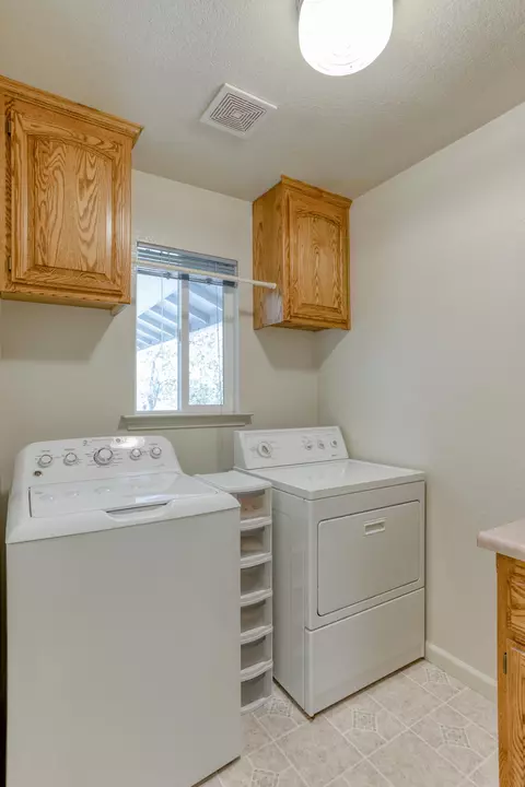 10400 October Ln, Redding, CA 96003 photo 24