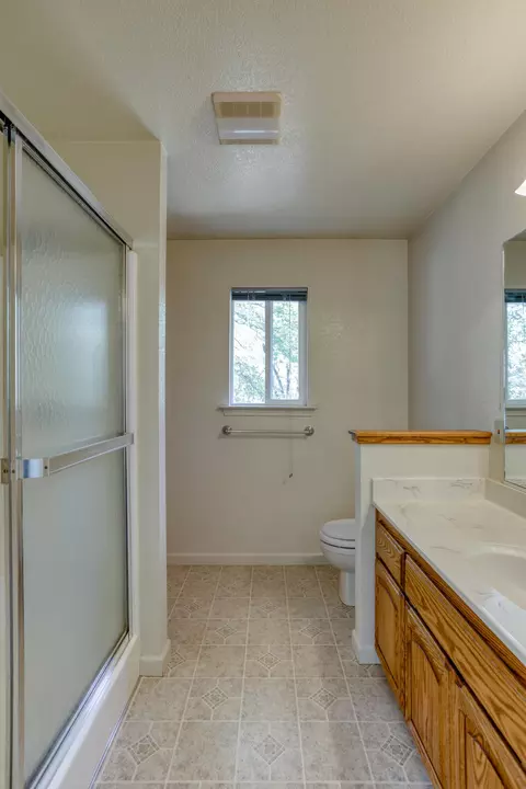 10400 October Ln, Redding, CA 96003 photo 22