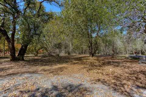 10400 October Ln, Redding, CA 96003 photo 39