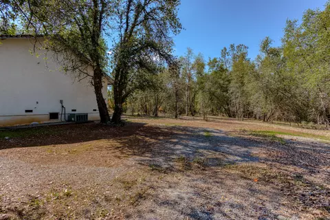 10400 October Ln, Redding, CA 96003 photo 32